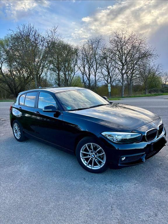 Gebraucht BMW 116 Advantage 109 PS (80 kW) 2016 Schwarz Kleinwagen