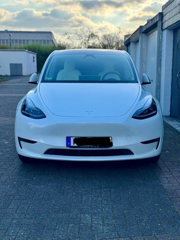 Gebraucht 2024 Tesla Model Y Performance SUV | 35.990 € (Guter Preis) - Bild 1/4
