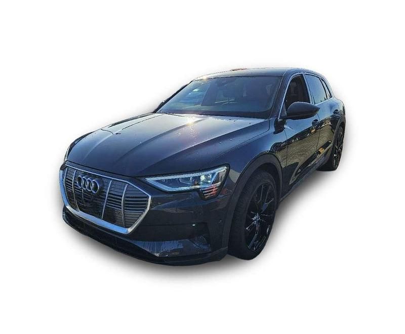 Gebraucht Audi e-tron Ambiente 300 kW (408 PS) 2022 Manhattangrau metallic SUV