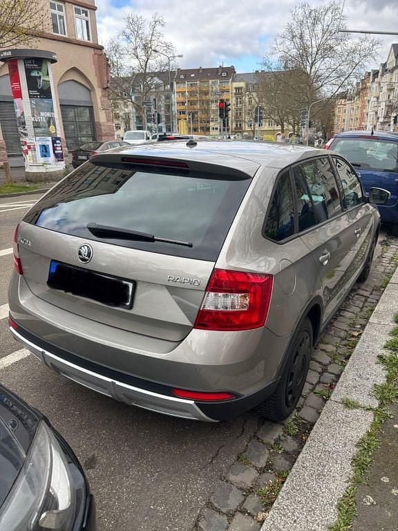 Gebraucht Skoda Rapid ScoutLine 110 PS (80 kW) 2016 Grau Kleinwagen