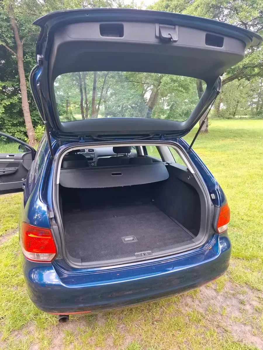 Gebraucht VW Golf VI 105 PS (77 kW) 2011 Blau Kleinwagen
