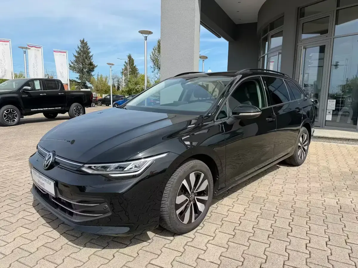 Gebraucht VW Golf VIII Goal 116 PS (85 kW) 2024 Schwarz metallic Kombi