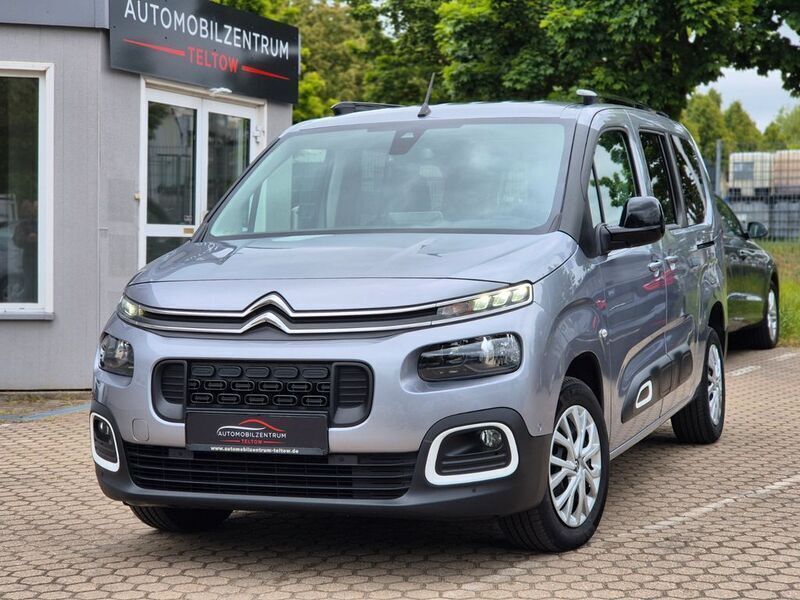 Grau Gebraucht 2023 Citroën Berlingo Feel Van / Kleinbus | 20.490 € (Guter Preis) - Bild 1/4