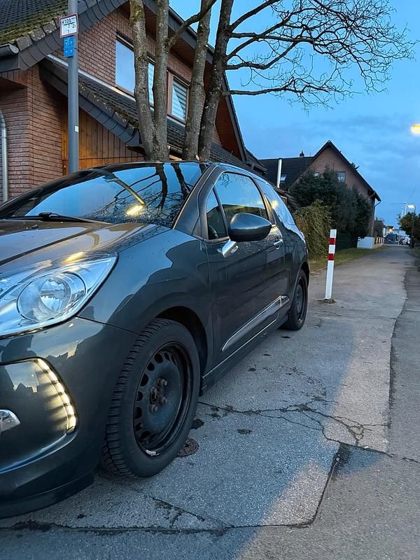 Gebraucht Citroën DS3 110 PS (80 kW) 2014 Grau Kleinwagen