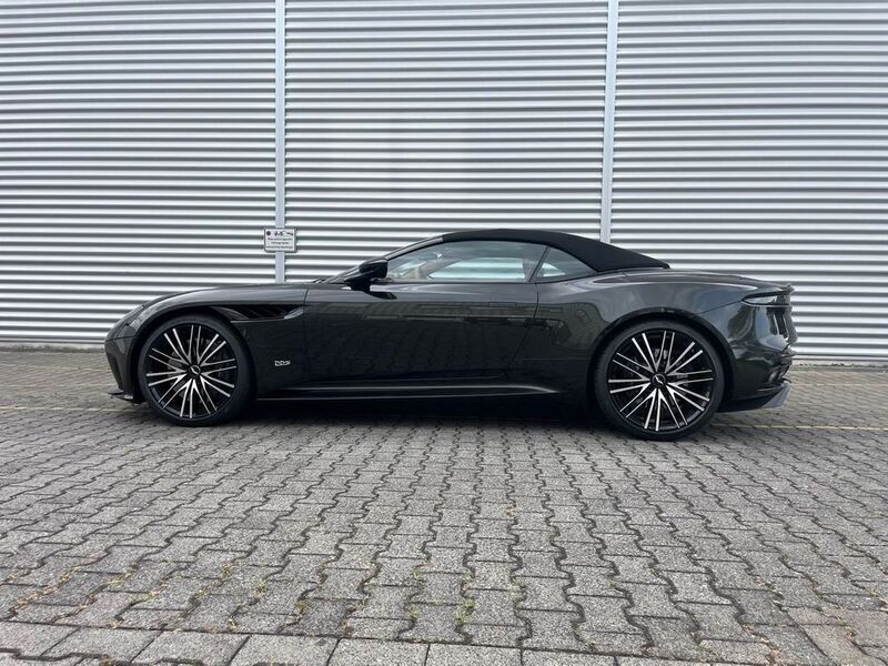 Gebraucht Aston Martin DBS 725 PS (533 kW) 2024 Grün Cabrio
