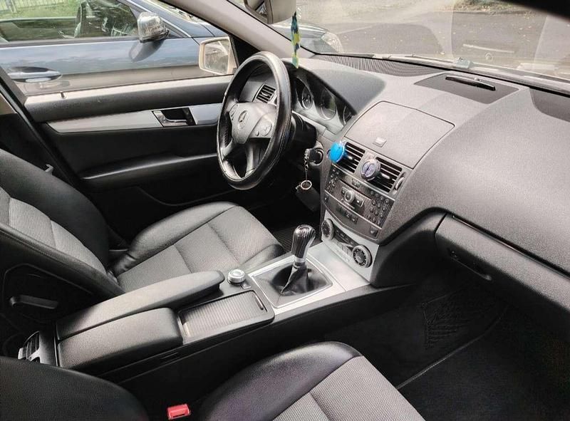 Gebraucht Mercedes C200 184 PS (135 kW) 2010 Gelb Limousine