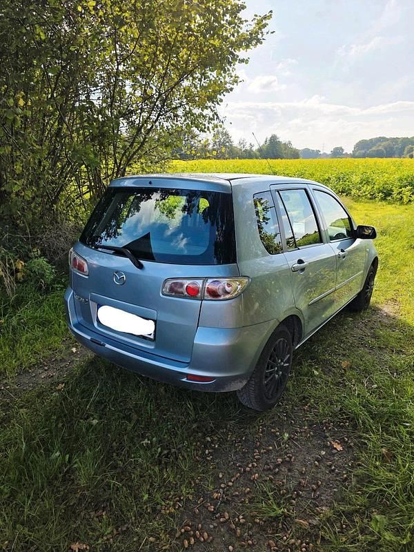 Blau Gebraucht 2007 Mazda 2 Kleinwagen | 1.500 € (Guter Preis) - Bild 1/4