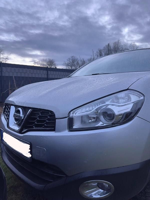 Silber Gebraucht 2011 Nissan Qashqai +2 SUV | 7.000 € (Fairer Preis) - Bild 1/4