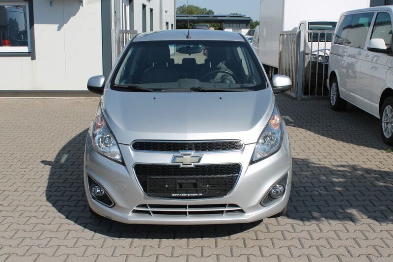 Silber Gebraucht 2014 Chevrolet Spark LT Kleinwagen | 3.999 € (Fairer Preis) - Bild 1/4