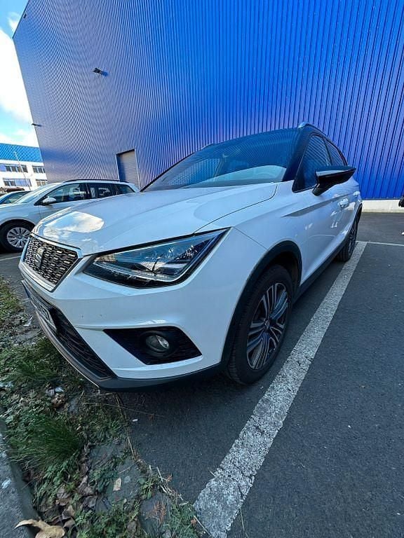 Weiß Gebraucht 2018 Seat Arona XCELLENCE SUV | 10.600 € (Fairer Preis) - Bild 1/4