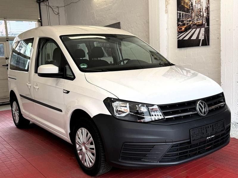 Second-hand VW Caddy 84 CP (61 kW) 2015 Alb Monovolum