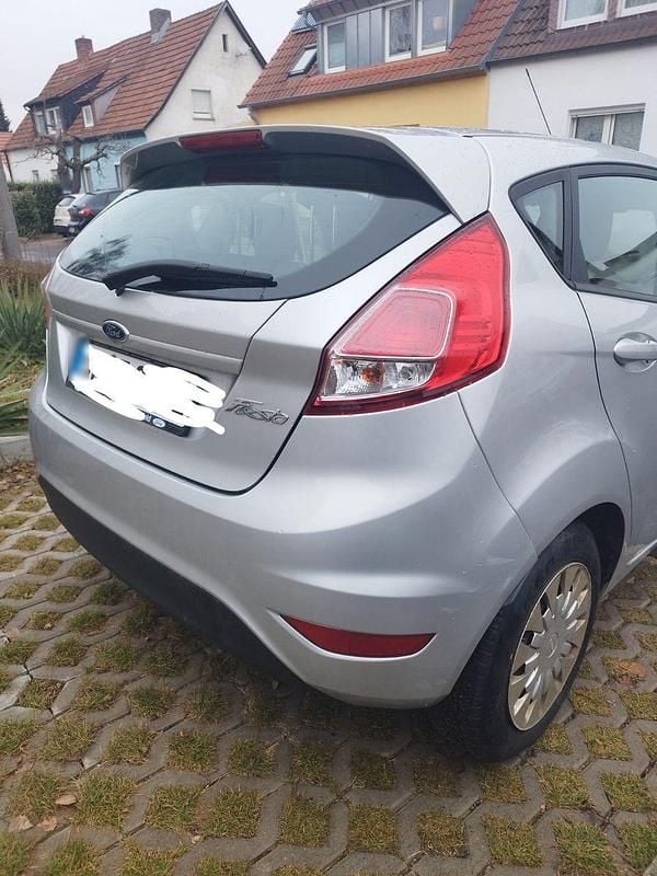 Gebraucht Ford Fiesta SYNC Edition 95 PS (69 kW) 2015 Silber Kleinwagen