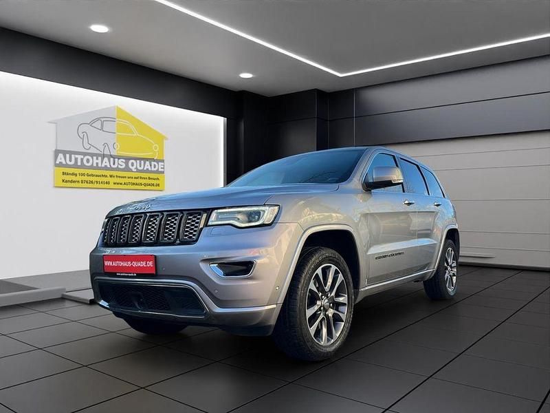 Grau Gebraucht 2018 Jeep Grand Cherokee Overland SUV | 22.999 € (Fairer Preis) - Bild 1/4