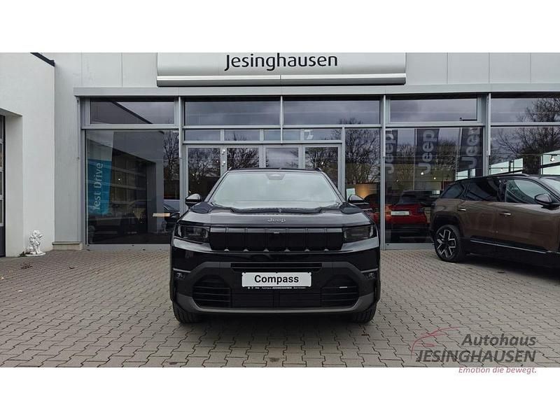 Neu Jeep Compass 145 PS (106 kW) 2026 Schwarz SUV