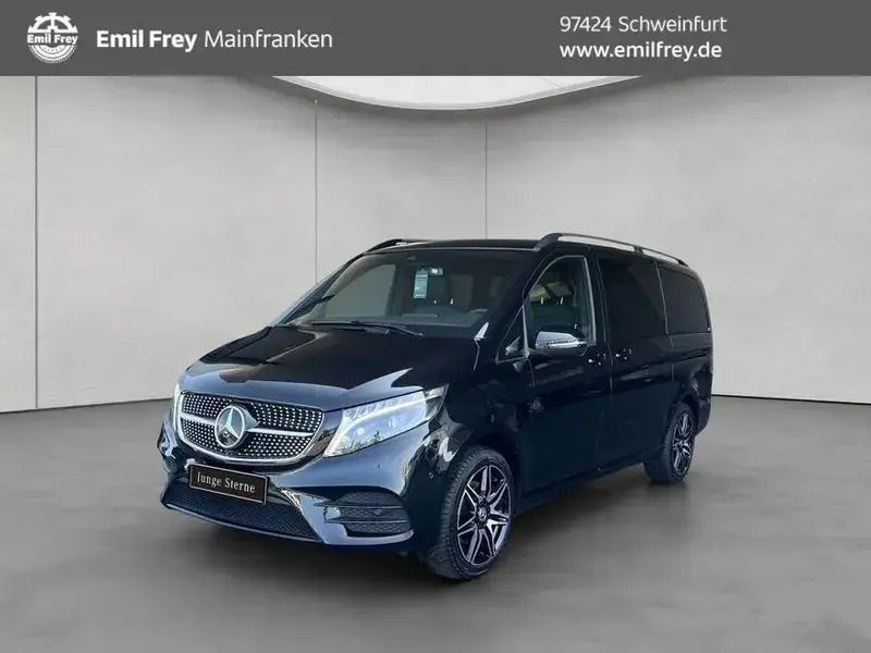 Obsidianschwarz metallic Gebraucht 2024 Mercedes V300 Avantgarde Van / Kleinbus | 69.900 € (Teuer) - Bild 1/4