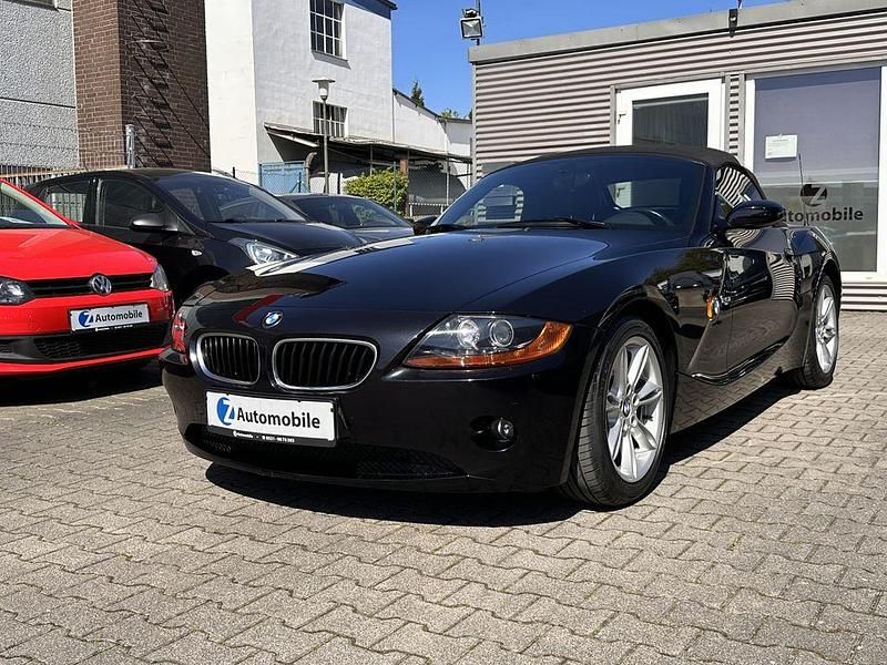 Gebraucht BMW Z4 Sport Line 192 PS (141 kW) 2004 Black sapphire metallic Cabrio