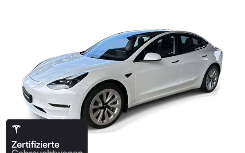Weiß Gebraucht 2021 Tesla Model 3 Long Range RWD Limousine | 28.600 € (Etwas zu teuer) - Bild 1/4