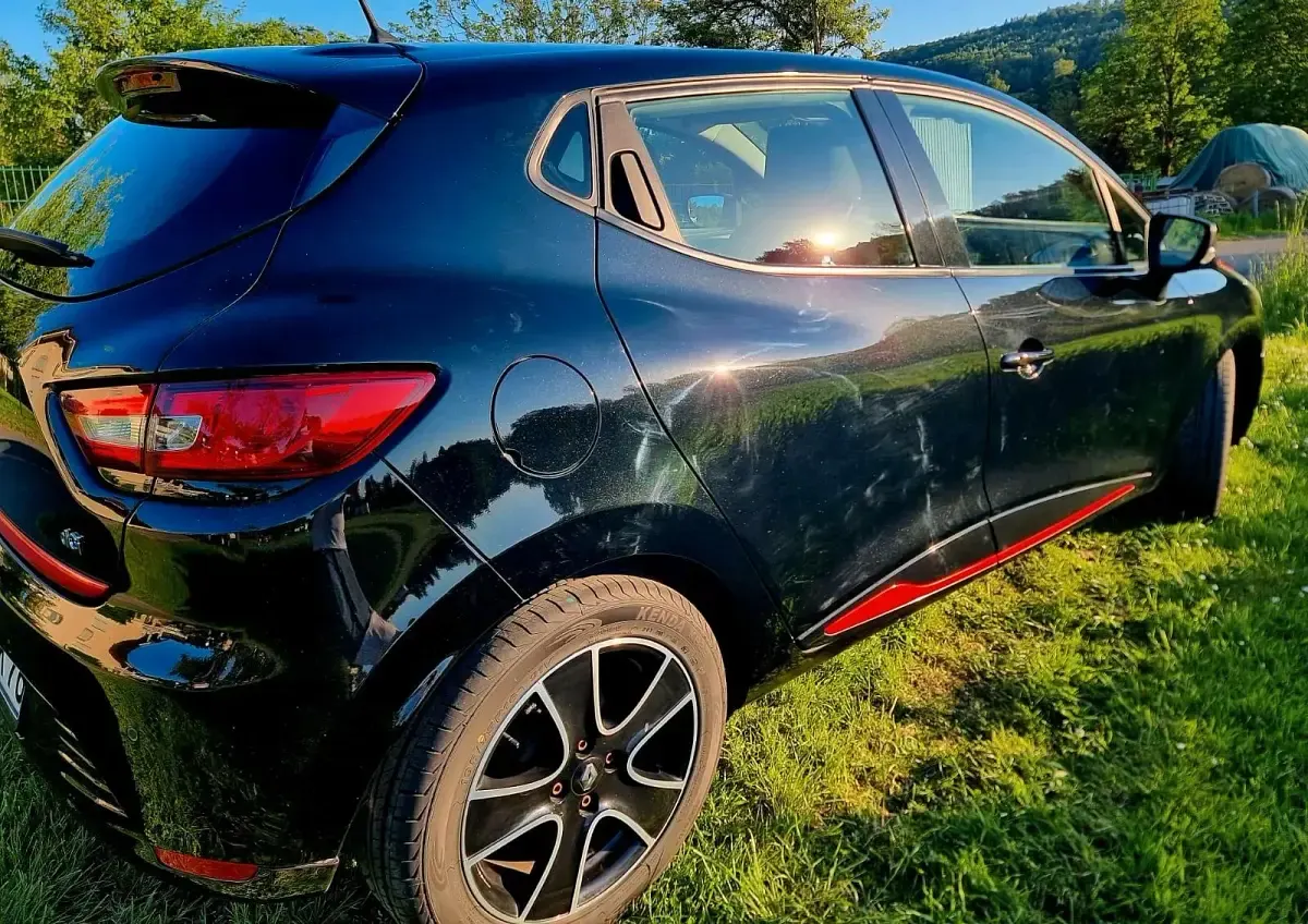 Gebraucht Renault Clio 90 PS (66 kW) 2015 Schwarz Kleinwagen