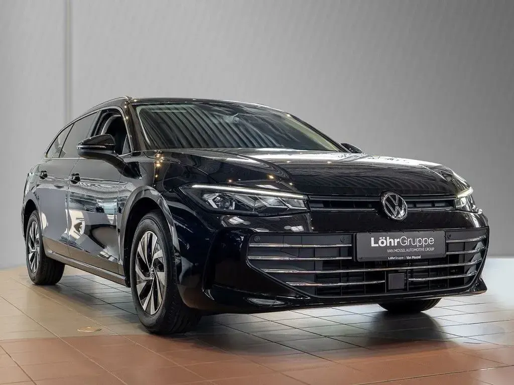 Neu VW Passat Business 150 PS (110 kW) 2026 Schwarz Kombi