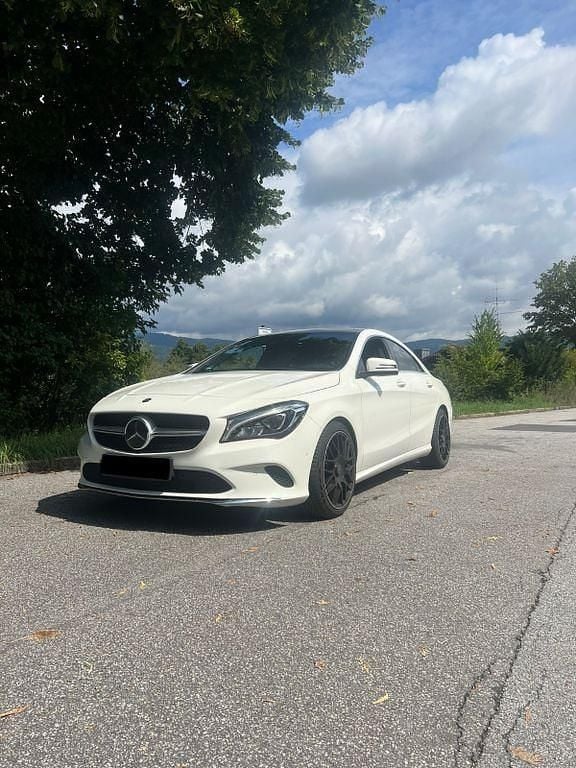Gebraucht Mercedes CLA250 211 PS (155 kW) 2016 Weiß Limousine