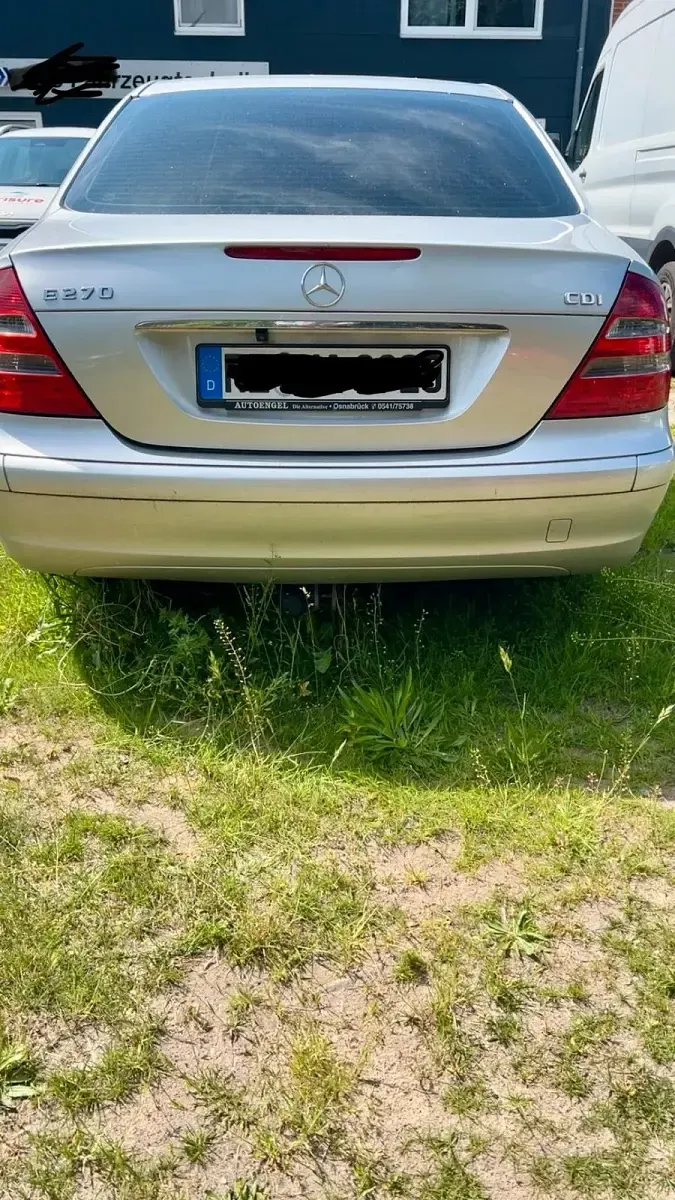Gebraucht Mercedes E270 177 PS (130 kW) 2002 Silber Limousine