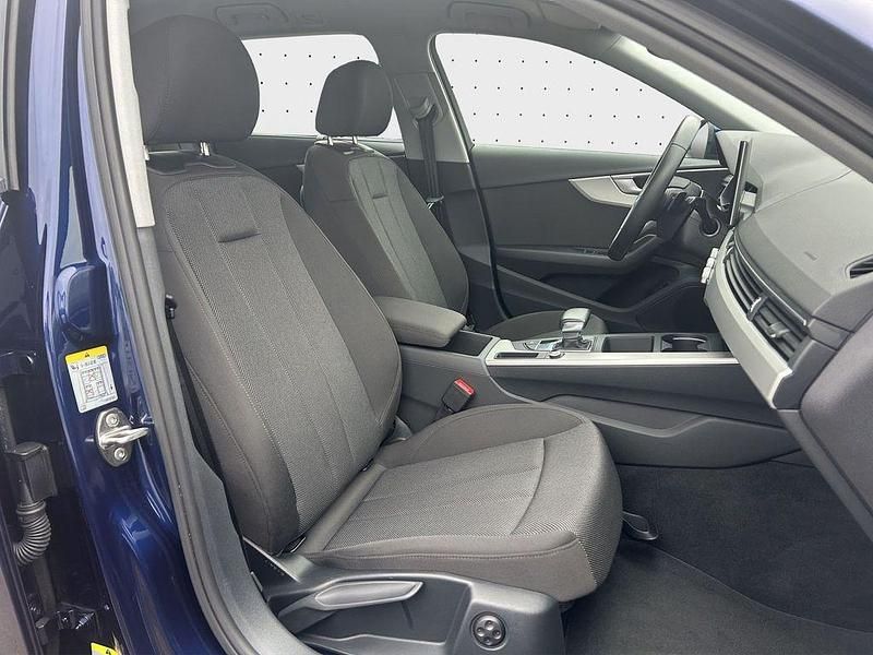 Gebraucht Audi A4 Advanced Plus 163 PS (119 kW) 2022 Blau Kombi