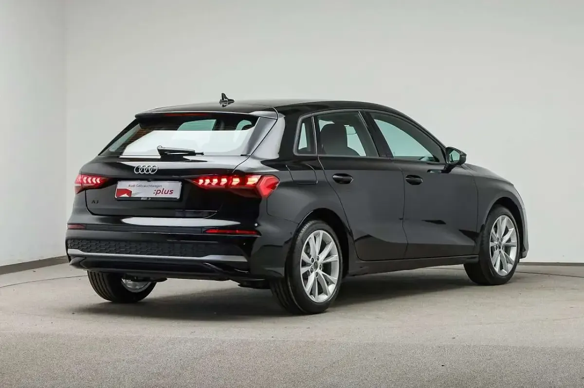 Gebraucht Audi A3 Ambiente 150 PS (110 kW) 2025 Mythosschwarz metallic Limousine