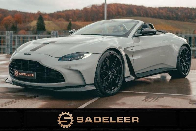 Grau Neu 2024 Aston Martin V12 Vantage Cabrio | 299.900 € - Bild 1/4