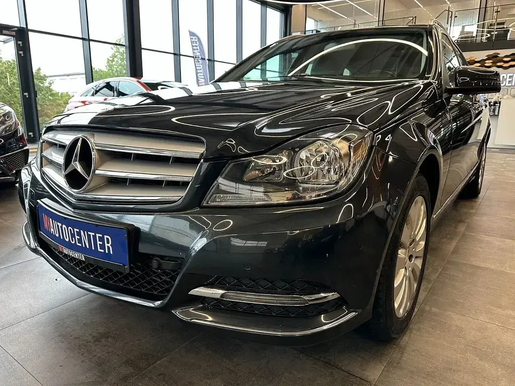 Gebraucht Mercedes C250 Avantgarde 204 PS (150 kW) 2014 Grau Limousine