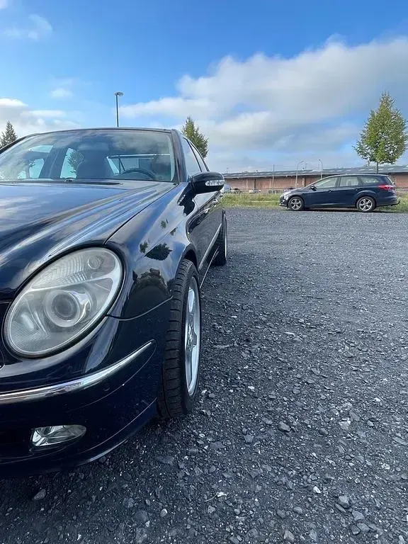 Gebraucht Mercedes E500 Avantgarde 306 PS (225 kW) 2002 Blau Limousine