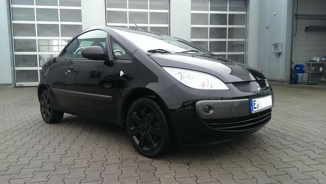 Schwarz metallic Gebraucht 2006 Mitsubishi Colt Invite Cabrio | 4.099 € - Bild 1/4