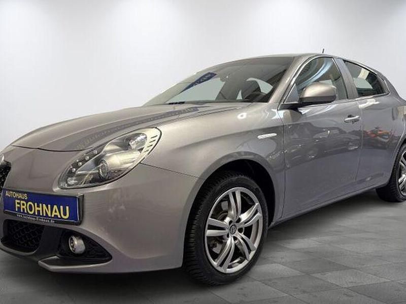 Grau Gebraucht 2017 Alfa Romeo Giulietta Super Kleinwagen | 12.480 € (Guter Preis) - Bild 1/4