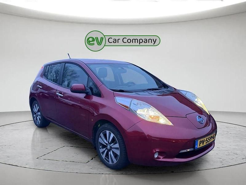 Gebraucht Nissan Leaf Tekna 80 kW (109 PS) 2017 Rot Kleinwagen