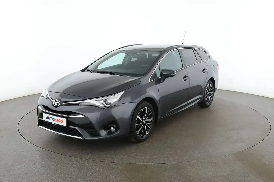 Gebraucht Toyota Avensis Team 147 PS (108 kW) 2018 Kombi