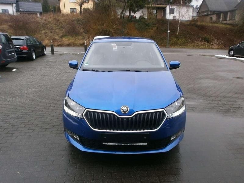 Gebraucht Skoda Fabia Active 95 PS (69 kW) 2021 Raceblau metallic Kombi