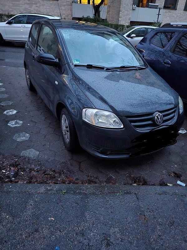 Gebraucht VW Fox 60 PS (44 kW) 2011 Blau Kleinwagen