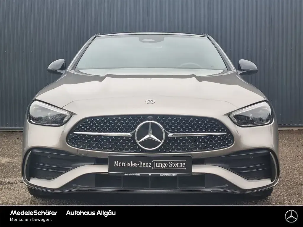Gebraucht Mercedes C300e Premium 313 PS (230 kW) 2024 Silber Limousine
