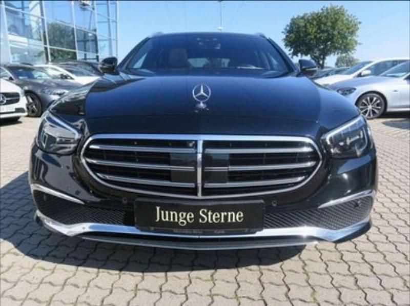 Schwarz Gebraucht 2021 Mercedes E300 Exclusive Kombi | 29.000 € (Guter Preis) - Bild 1/4