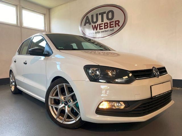 Weiß Gebraucht 2016 VW Polo Trendline Kleinwagen | 6.100 € (Fairer Preis) - Bild 1/4