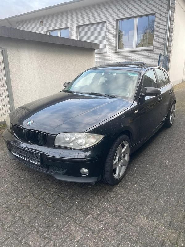 Gebraucht BMW 118 122 PS (89 kW) 2005 Schwarz Kleinwagen