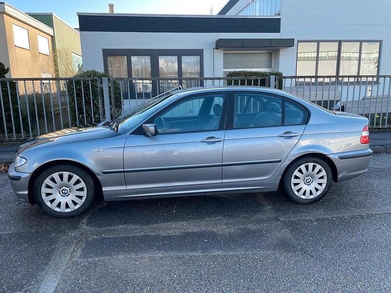 Gebraucht BMW 320 150 PS (110 kW) 2004 Limousine