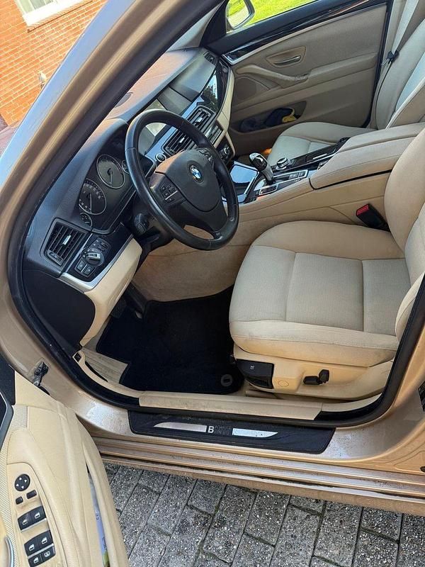 Gebraucht BMW 520 184 PS (135 kW) 2012 Beige Limousine