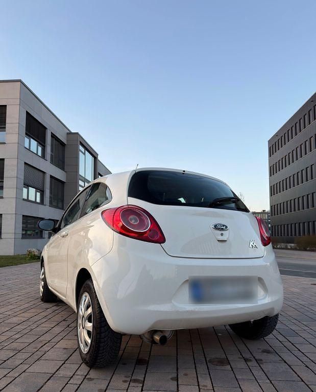Gebraucht Ford Ka 69 PS (50 kW) 2011 Weiß Kleinwagen