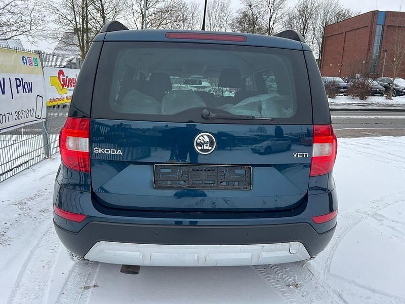 Gebraucht Skoda Yeti Cool Edition 110 PS (80 kW) 2015 Blau SUV