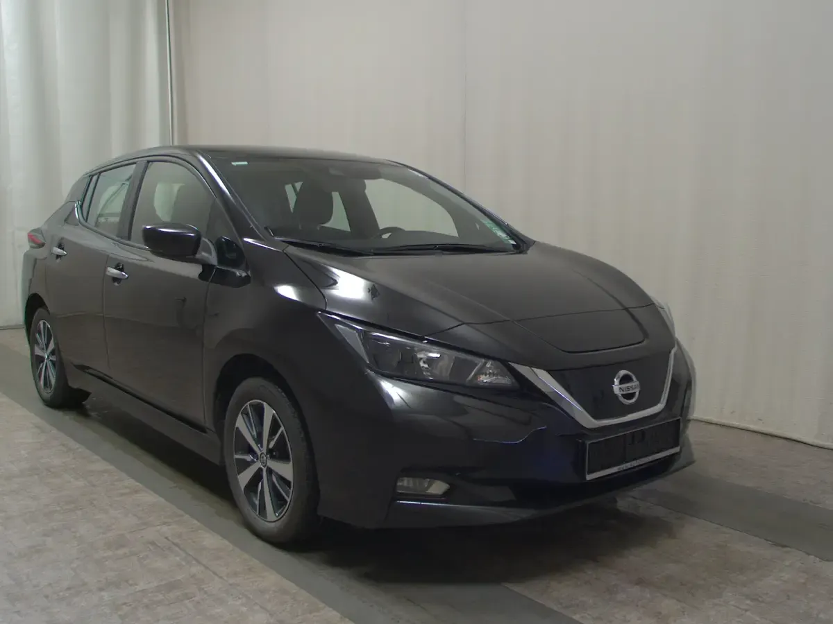 Gebraucht Nissan Leaf Acenta 110 kW (150 PS) 2022 Schwarz Kleinwagen