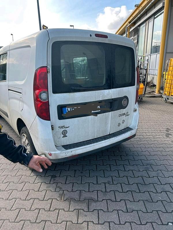 Weiß Gebraucht 2012 Fiat Doblò Van / Kleinbus | 2.300 € - Bild 1/4