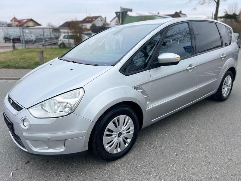 Gebraucht Ford S-MAX Titanium 140 PS (102 kW) 2008 Silber Van / Kleinbus