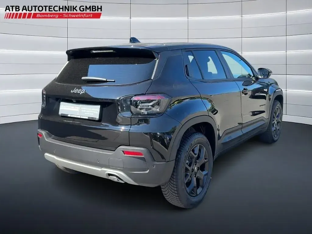 Neu Jeep Avenger Altitude 110 PS (80 kW) 2026 Schwarz SUV