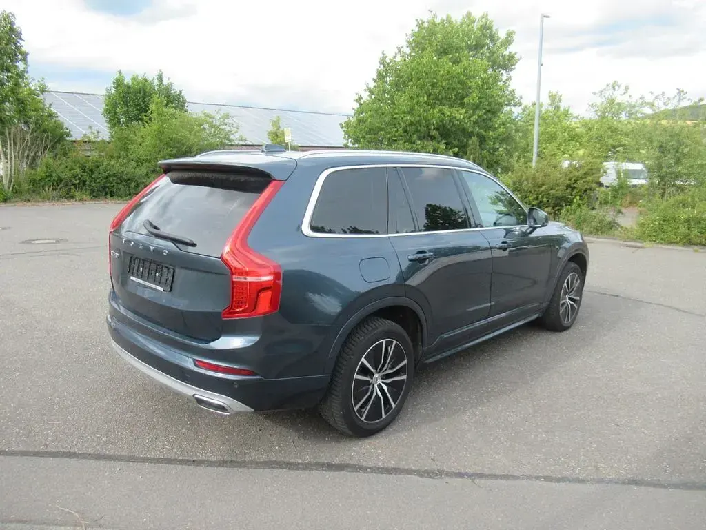 Gebraucht Volvo XC90 Momentum 235 PS (172 kW) 2020 Blau SUV