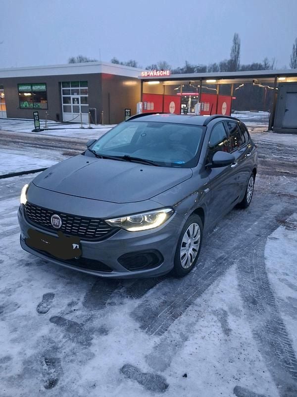 Gebraucht Fiat Tipo 120 PS (88 kW) 2017 Grau Kombi